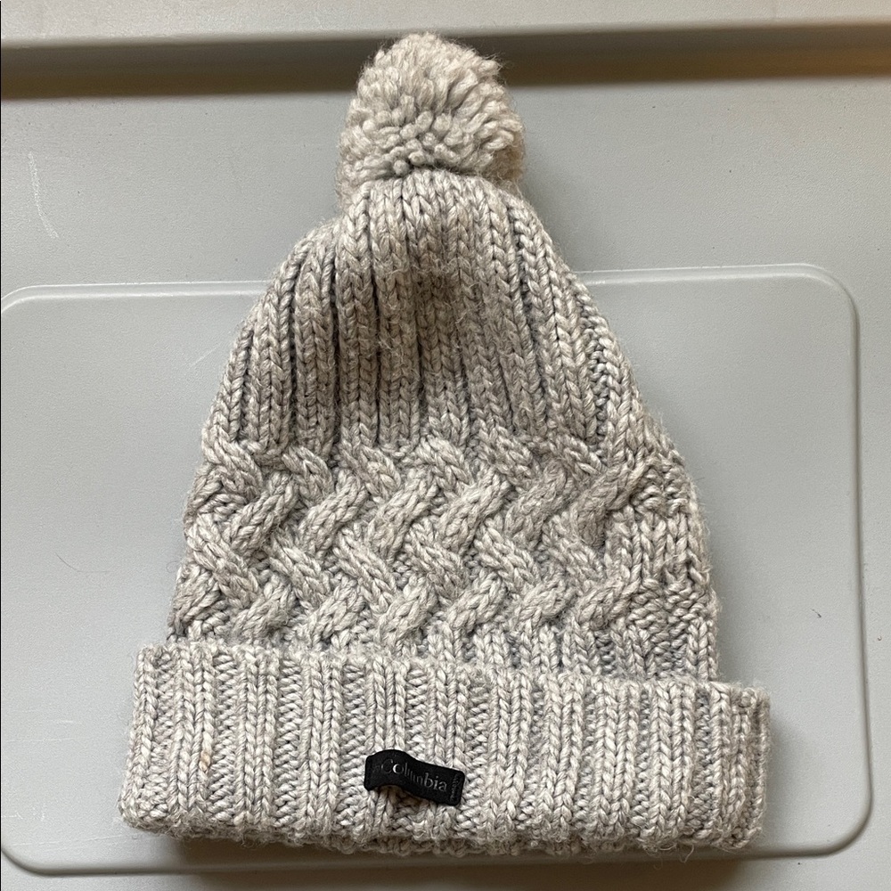 Columbia Women’s Grey Knit Pom-Pom Beanie
